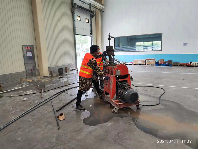 江汉石油管理局厂房地面下沉塌陷注浆加固施工